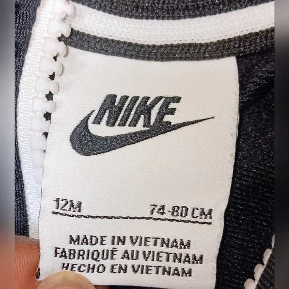 Nike Infant 2 Piece Track Suit~Size 12 Months~Just Do It Logo~Black & White - Picture 4 of 7